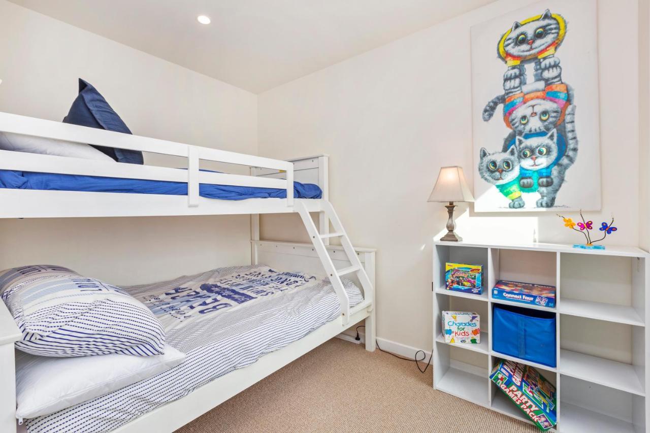 R And R At Robertson - Raglan Holiday Home Экстерьер фото